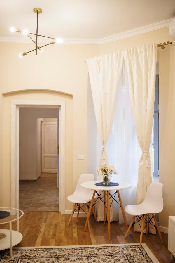 Jolie Flat In The Heart Of The City 티미쇼아라 외부 사진